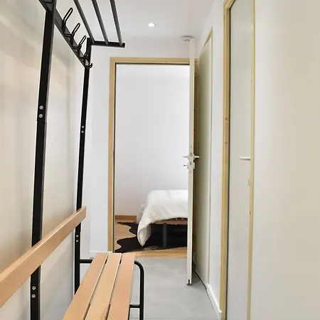 4 Pieces Pour 6 Pers, Parking Et Balcon A Meribel - Fr-1-180-652 * Les Allues
