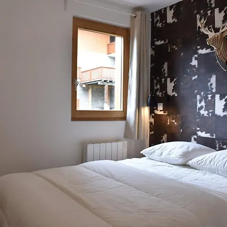 4 Pieces Pour 6 Pers, Parking Et Balcon A Meribel - Fr-1-180-652 Apartment